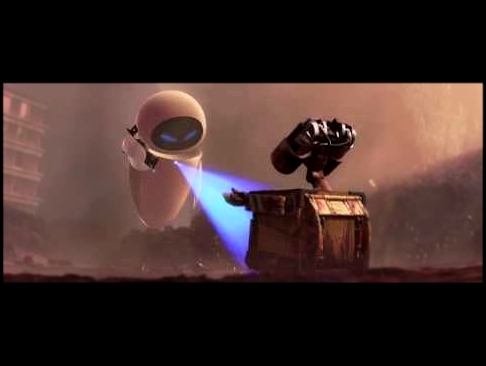 Ева впервые встречает Валли, едва не убив того. ВАЛЛ·И 2008 - WALL·E 