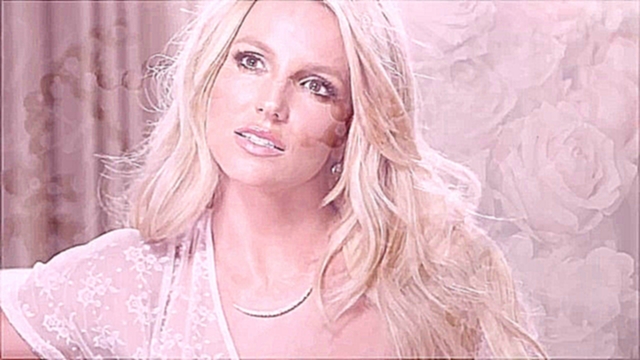 Бритни Спирс в рекламе коллекции нижнего белья «The Intimate Britney Spears». 