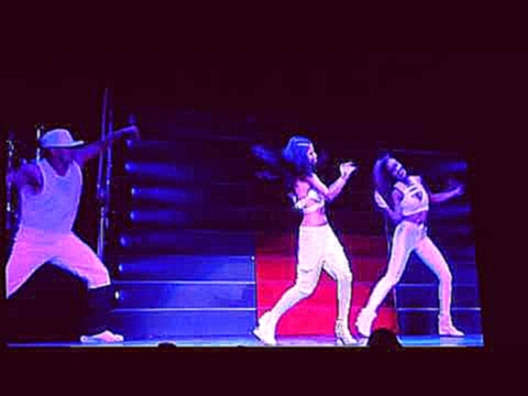 Видеоклип Selena Gomez - B E A T  & Work (Iggy Azalea Cover) Stars Dance Tour 2013 