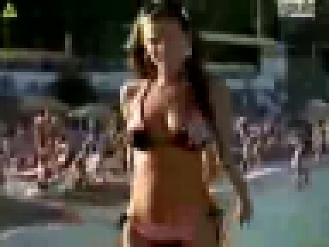 Девушка на пляже  скрытая камера 