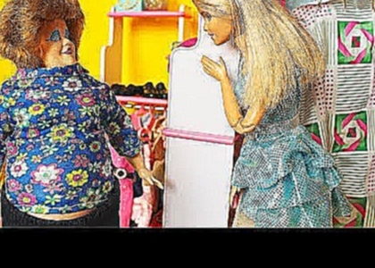 ЭТА КОФТА ВАС ТОЛСТИТ /С ДАШЕЙ/. Мама Барби мультфильм с куклами 