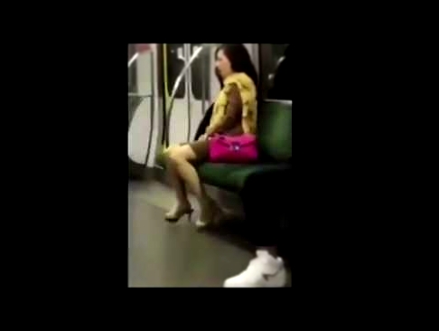 ШОК! ЭТО застало девушку в метро || Girl in the subway 