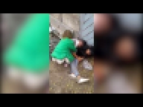 В Бишкеке маленькая девочка пыталась поднять пьяную мать — видео очевидца 