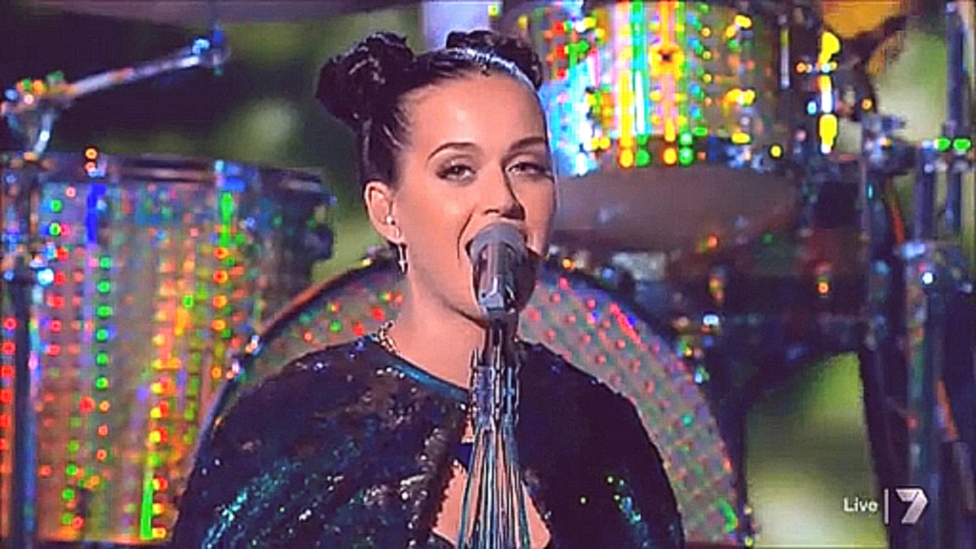 Видеоклип Katy Perry - ROAR - Live on X Factor Australia 2013  [HD]  28 10 2013  