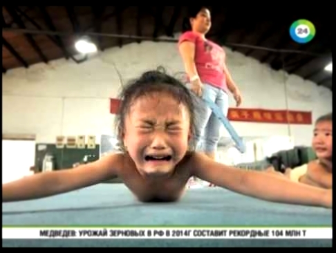 В Алматы тренер по гимнастике на занятии избил ученицу. 