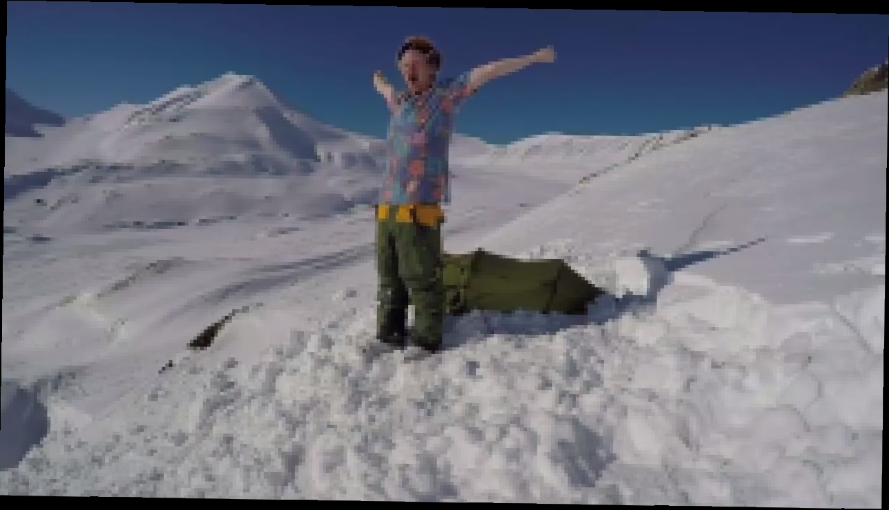 Видеоклип Утреннее пробуждение от норвежского сноубордиста — сальто с чашечкой кофе в руках 