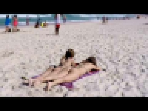 Девушки на пляже Копа Кабана. Рио де Жанейро. Бразилия 