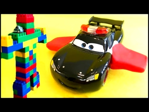 Тачки Маквин Полицейская Машина против Робота Гиганта Мультики про Машинки Cars McQueen 