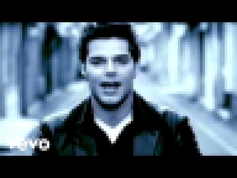 Видеоклип Ricky Martin - María (Video (Spanglish) (Remastered)) 