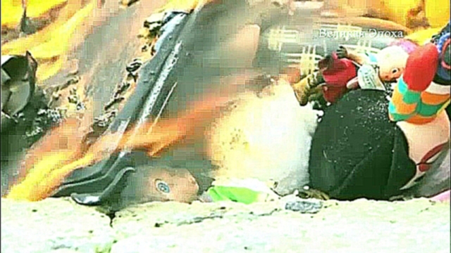 Жители Японии сожгли свои игрушки в храме в знак прощания с детством 
