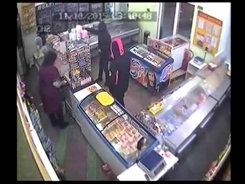 В Северске покупатель не дал вооруженному преступнику ограбить магазин 